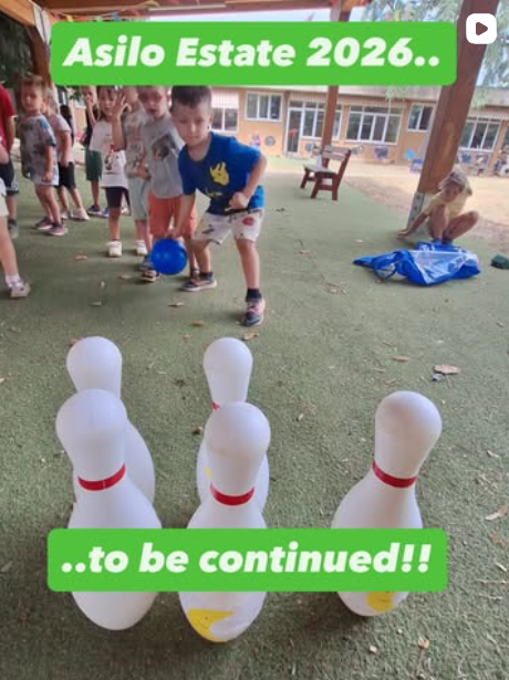 Bambino che gioca a bowling - Asilo Estate 2026